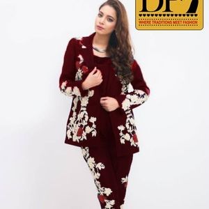 Hi guys I'm selling 3 piece if you intersted text